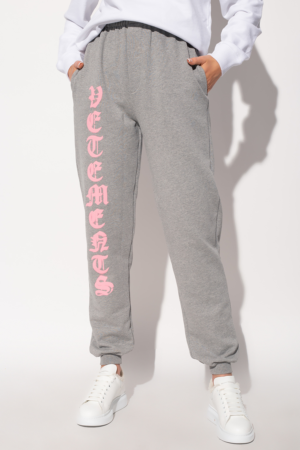 Vetements sales logo sweatpants